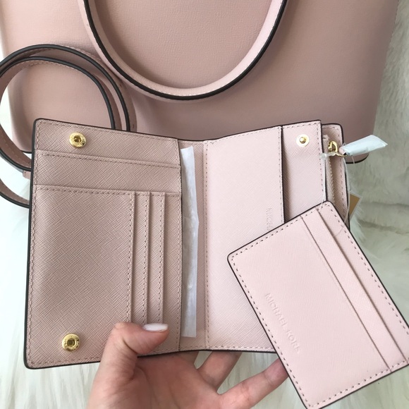 NEW! MICHAEL KORS PURSE AND WALLET - Picture 3 of 8